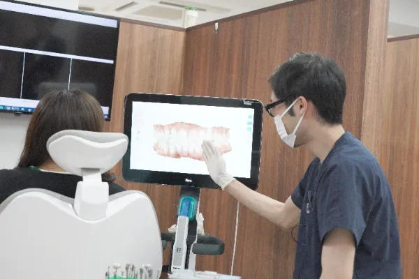 大宮駅の歯医者「アーバン歯科・矯正歯科 大宮ラクーン院」は日本矯正歯科学会認定医が矯正治療を行います