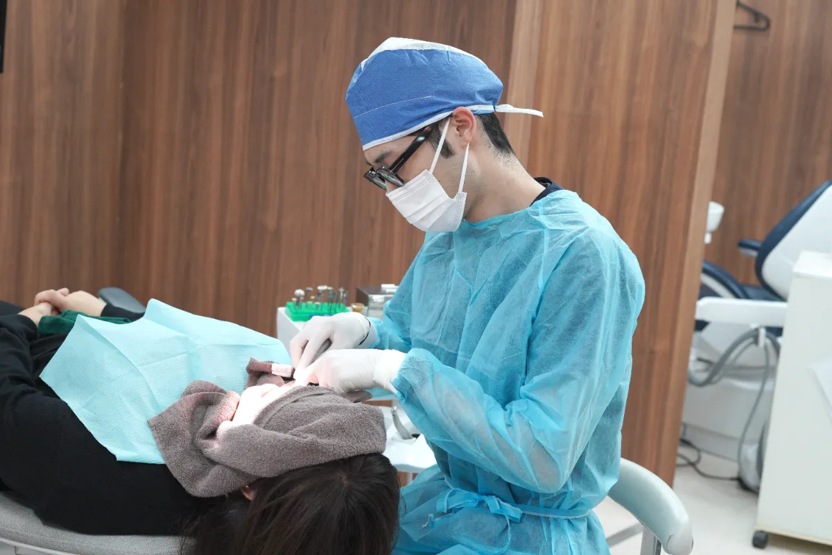 大宮駅の歯医者「アーバン歯科・矯正歯科 大宮ラクーン院」は口腔外科学会会員が多数在籍しております